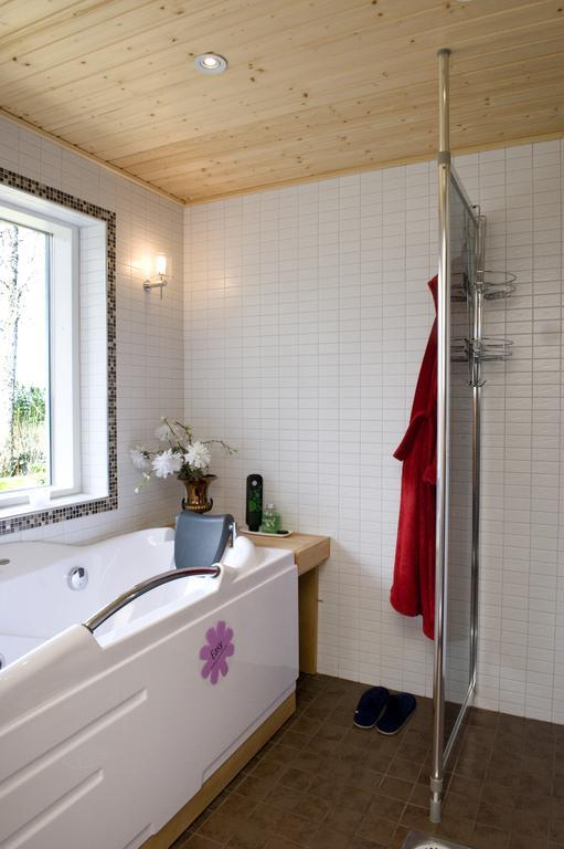 Vohloisten Kartano Lohja Bilik gambar